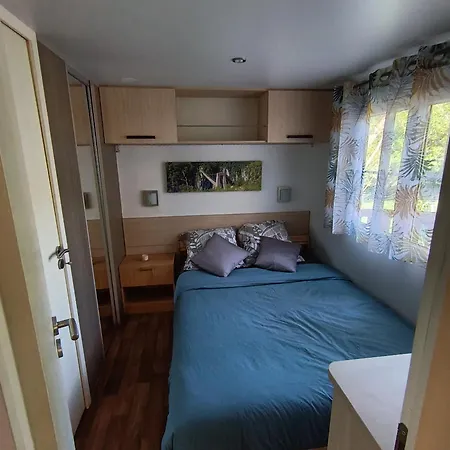 Paisible Avec Vue Sur La Riviere Kamp alanı Ascarat
